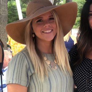 Meet your Posher, Kelly